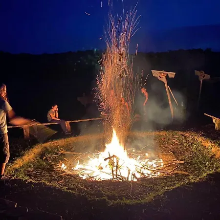 Dharma Horse Shelter & Farmping Kamp alanı *