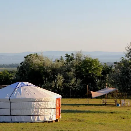 Dharma Horse Shelter & Farmping Siofok