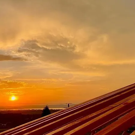 Kamp alanı Dharma Horse Shelter & Farmping