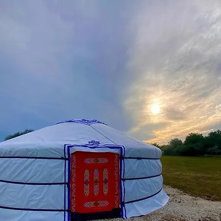 Dharma Horse Shelter & Farmping * Siofok