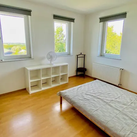 Kamp alanı Dharma Horse Shelter & Farmping *