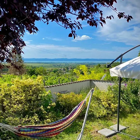 Kamp alanı Dharma Horse Shelter & Farmping Siofok