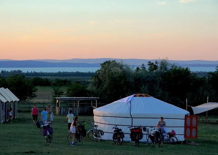 Camping Dharma Horse Shelter & Farmping Siófok